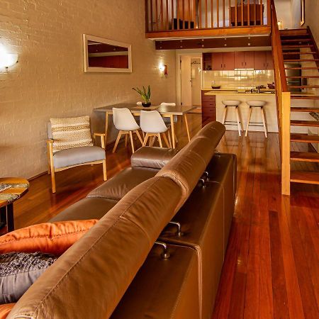 Great Escape Lofts Aparthotel Глостър Екстериор снимка