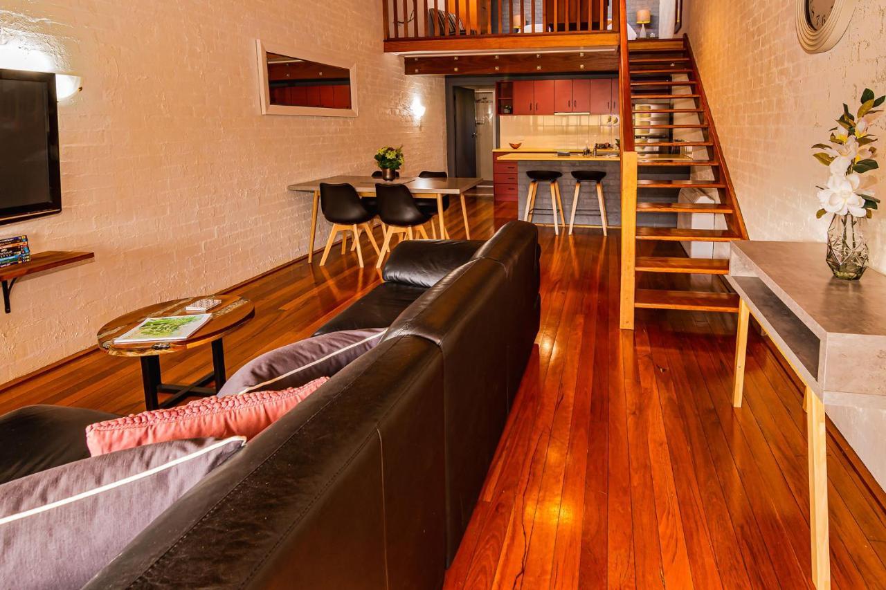 Great Escape Lofts Aparthotel Глостър Екстериор снимка