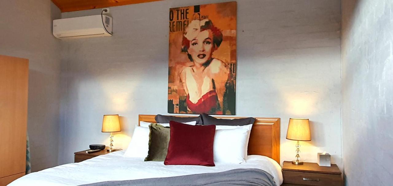 Great Escape Lofts Aparthotel Глостър Екстериор снимка