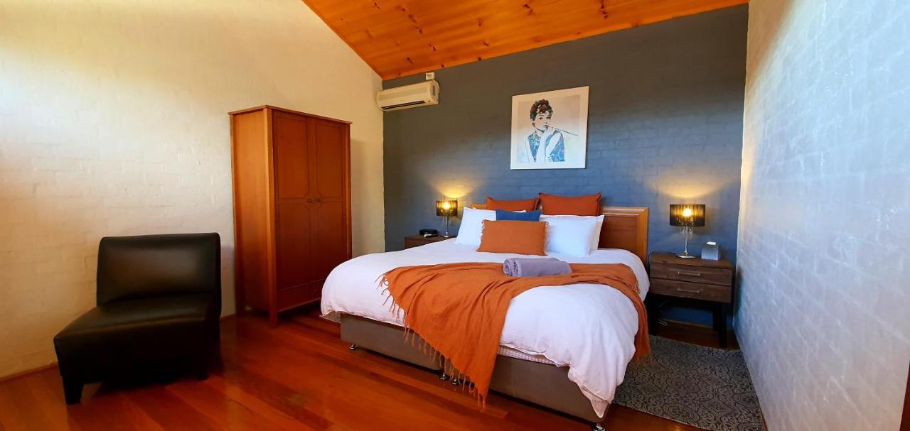 Great Escape Lofts Aparthotel Глостър Екстериор снимка