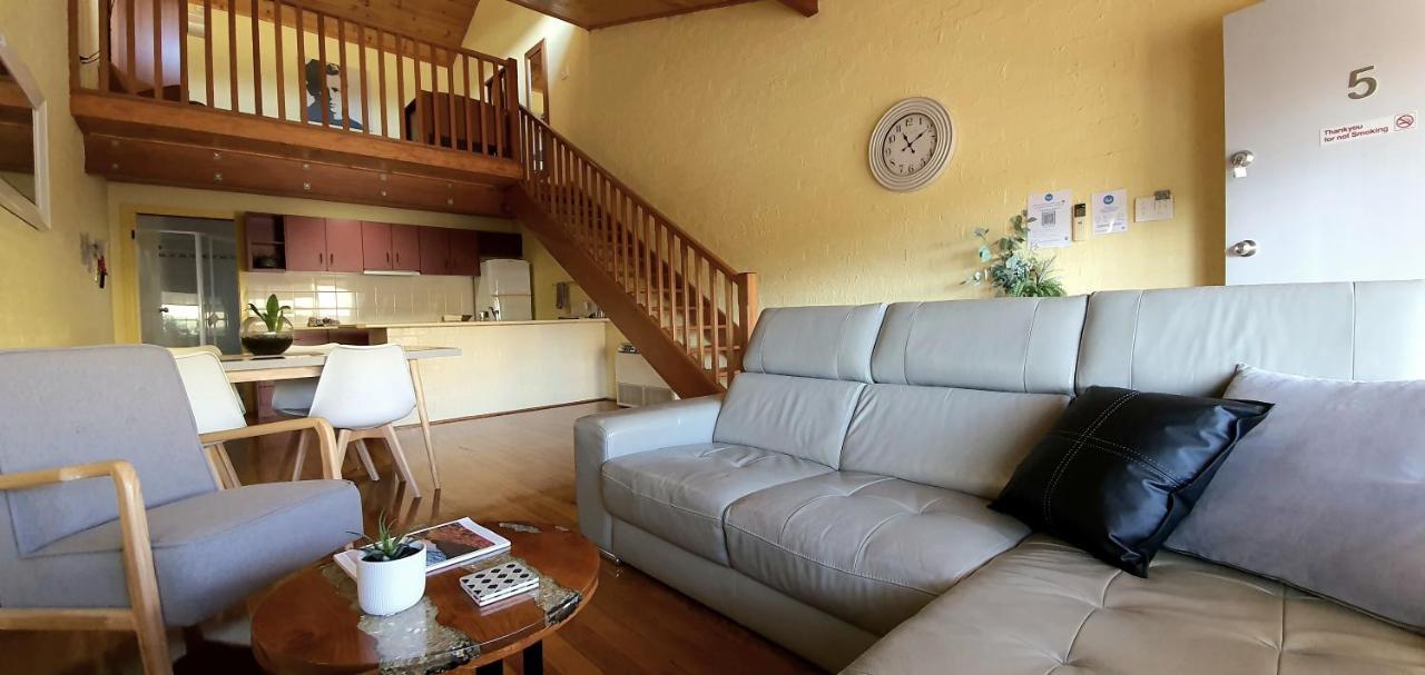 Great Escape Lofts Aparthotel Глостър Екстериор снимка