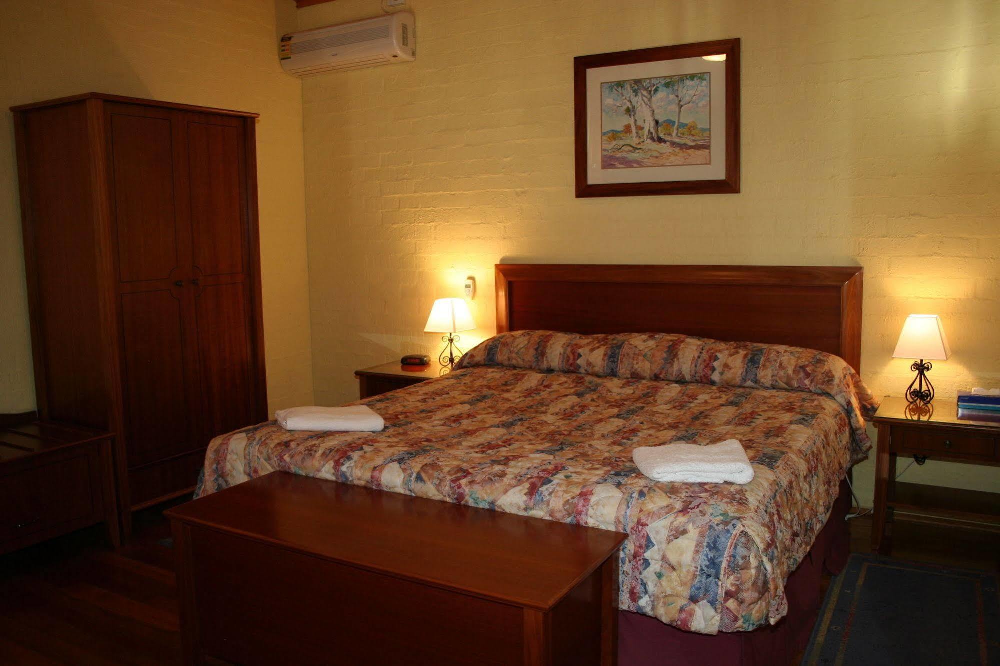 Great Escape Lofts Aparthotel Глостър Екстериор снимка