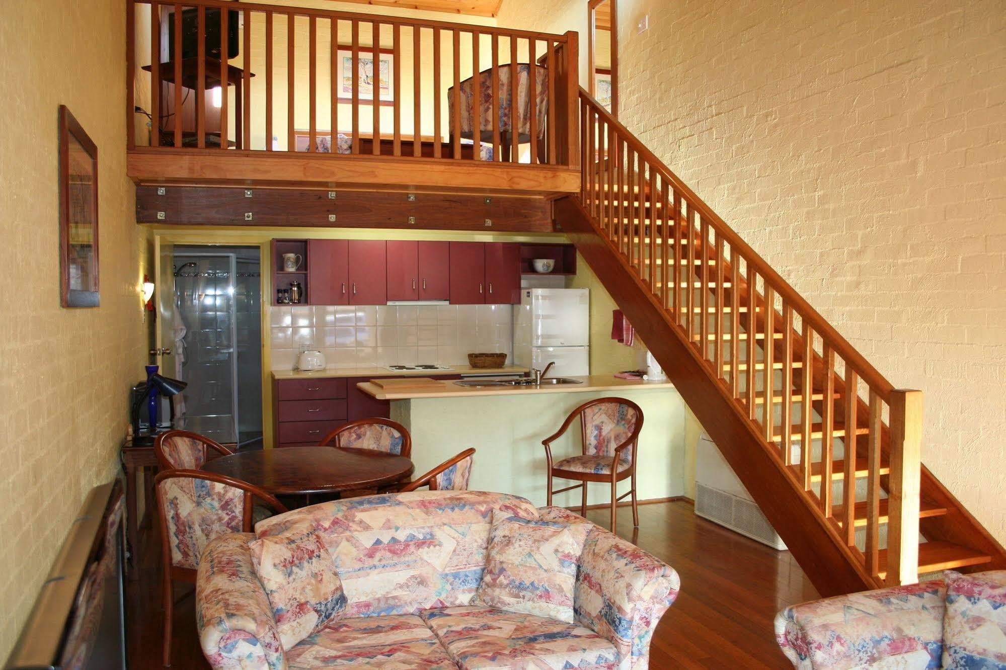 Great Escape Lofts Aparthotel Глостър Екстериор снимка