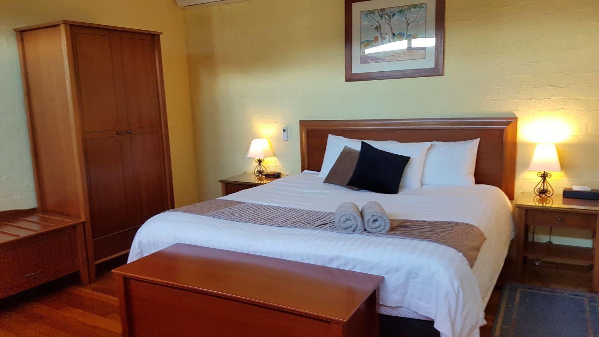 Great Escape Lofts Aparthotel Глостър Екстериор снимка
